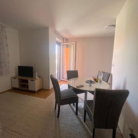 Nepostoji Apartment บีฮัช ภายนอก รูปภาพ